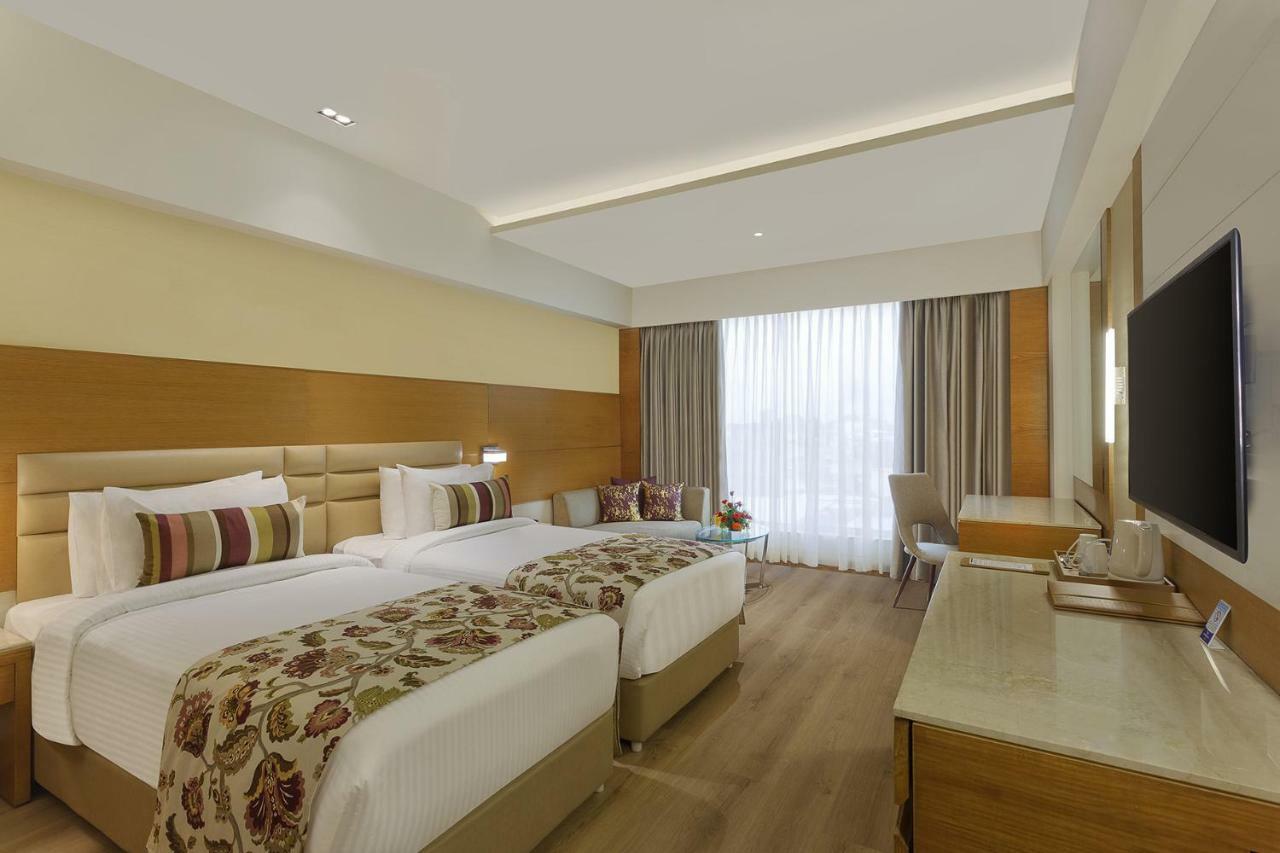 Nataraj Sarovar Portico Jhānsi Extérieur photo